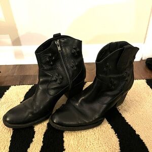 Size 8 Black Leather Born Boots Chunky Heel
